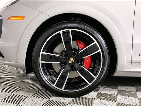 Certified 2022 Porsche Cayenne GTS AWD/4WD image 26