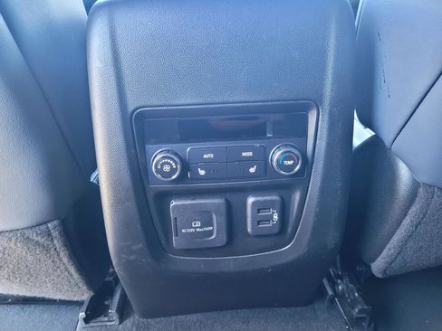 Used 2024 Buick Enclave Premium image 10