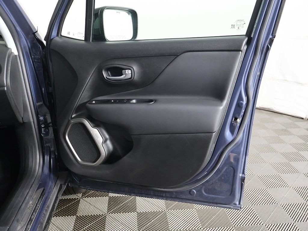 Used 2022 Jeep Renegade Limited AWD/4WD image 22