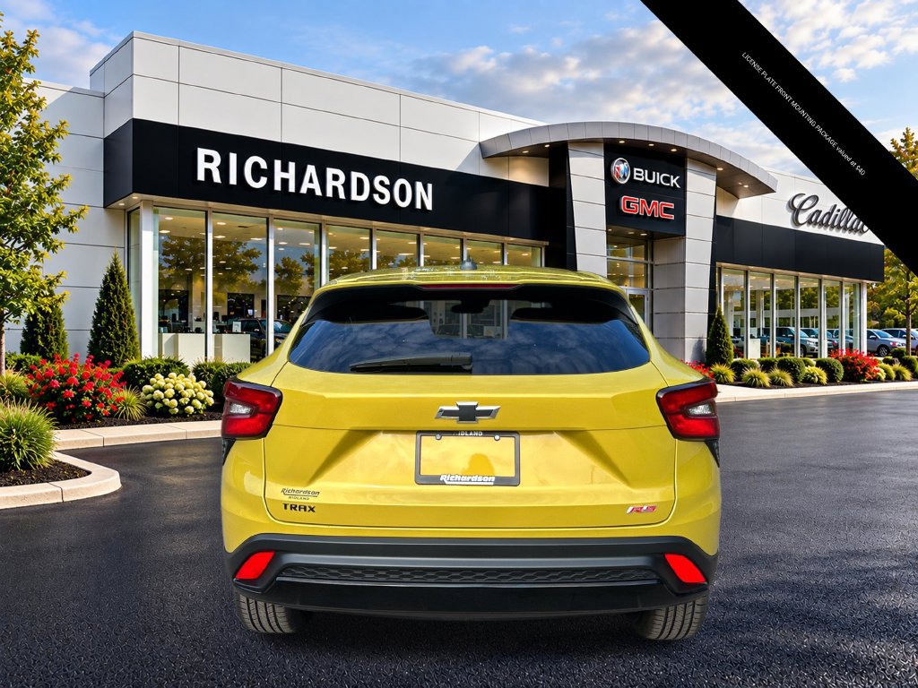 Used 2024 Chevrolet Trax RS w/ Driver Confidence Package FWD image 4