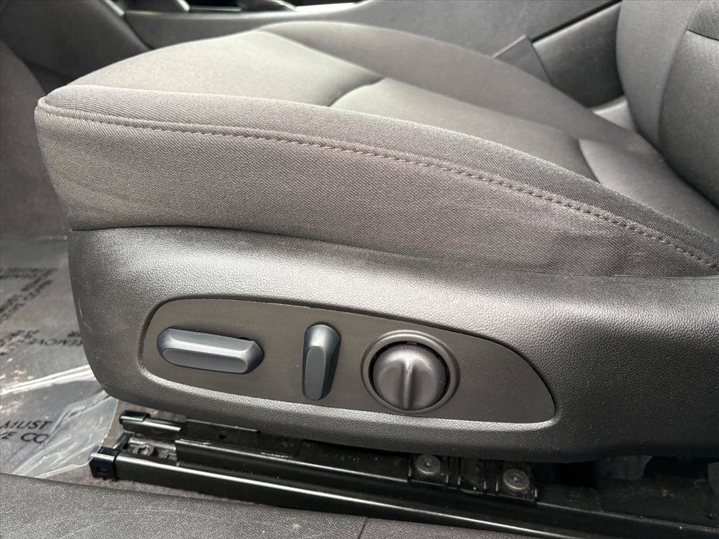 Used 2025 Chevrolet Malibu LT FWD image 17