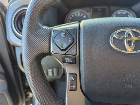 Used 2020 Toyota Tacoma TRD Sport w/ Technology Package image 15