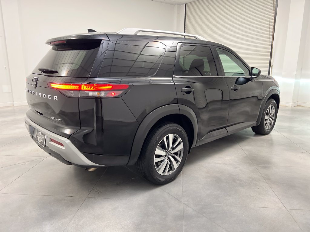 Used 2025 Nissan Pathfinder SL AWD/4WD image 9