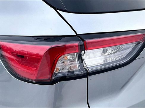 Used 2021 Ford Escape SEL image 22