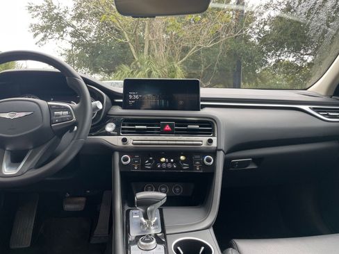 Used 2025 Genesis G70 2.5T image 18