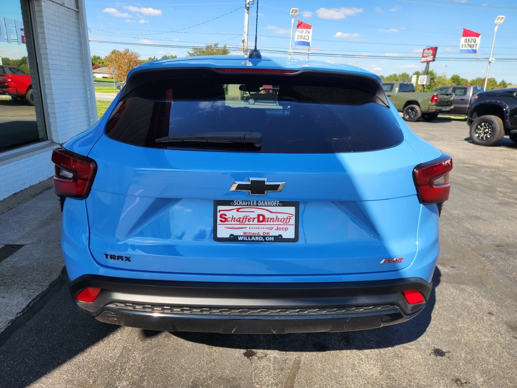 Used 2024 Chevrolet Trax RS w/ Driver Confidence Package FWD image 4