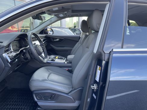 Used 2025 Audi Q8 Premium Plus image 7