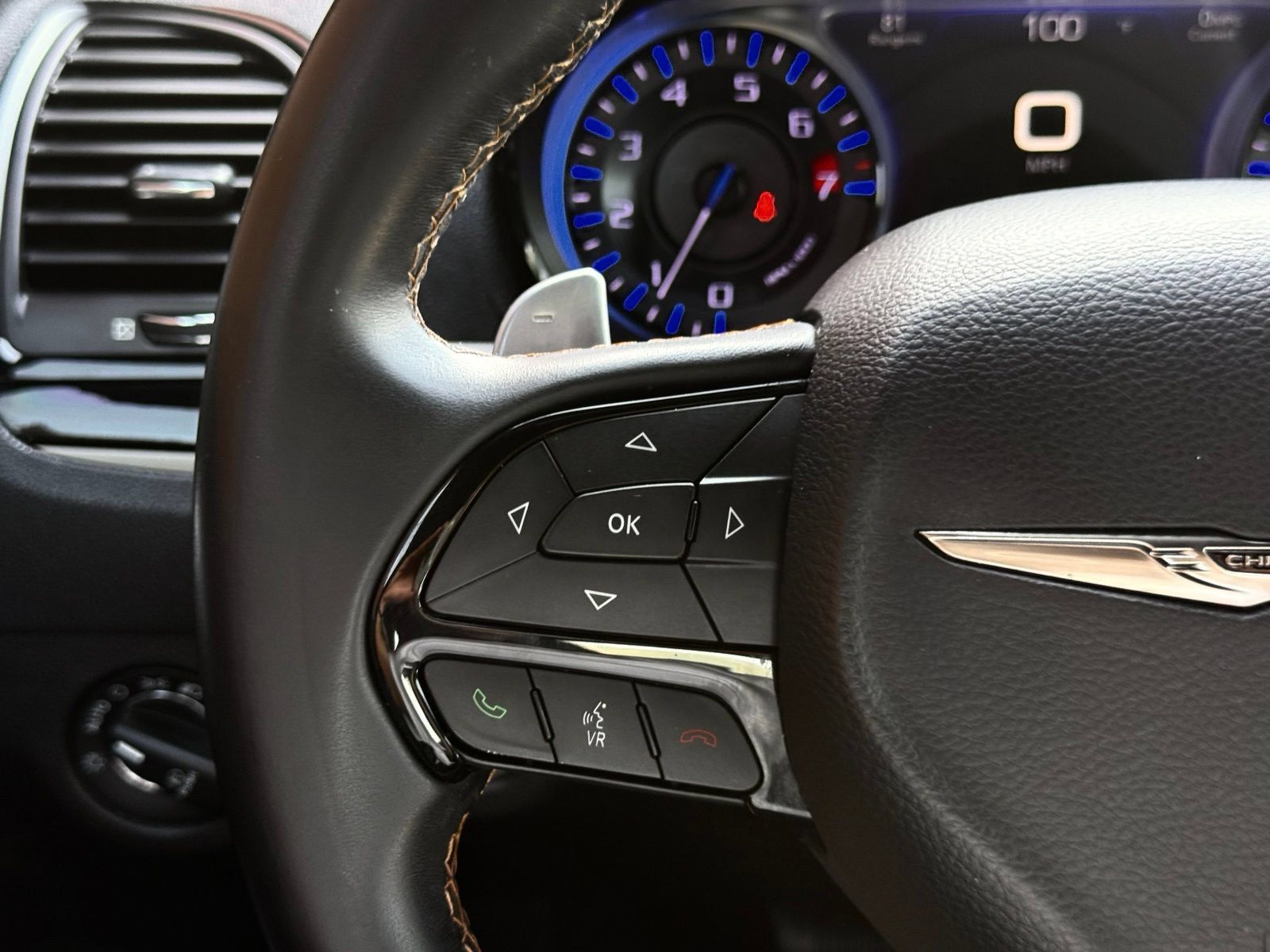 Used 2016 Chrysler 300 S RWD image 28