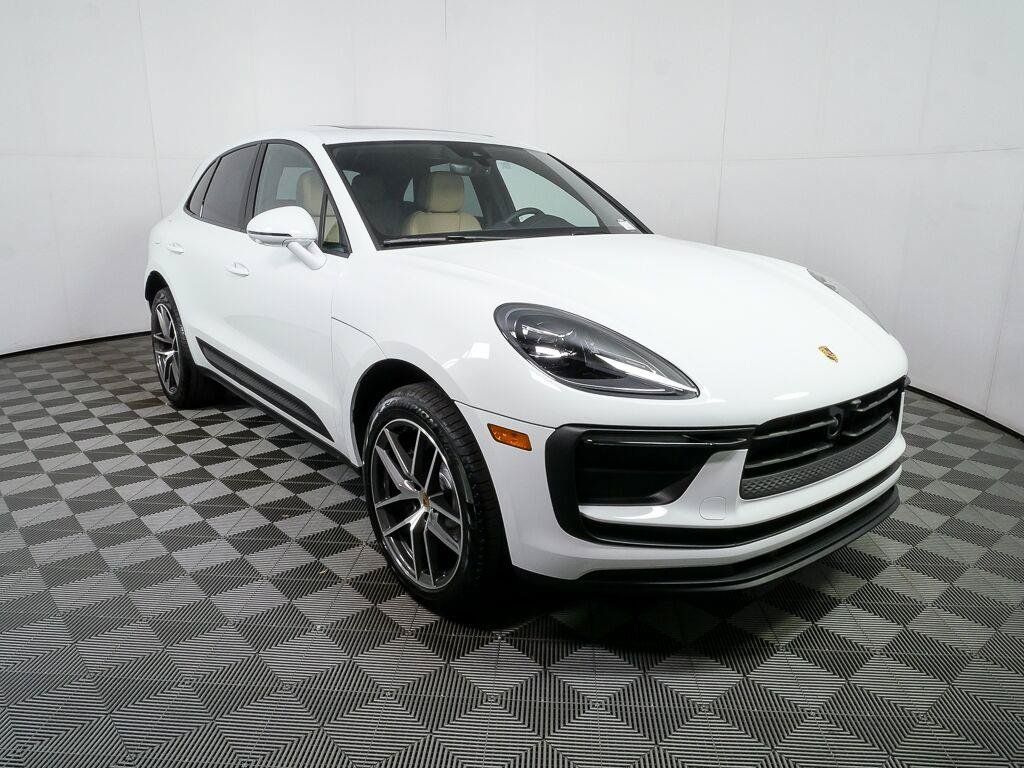 Certified 2026 Porsche Macan AWD/4WD image 27