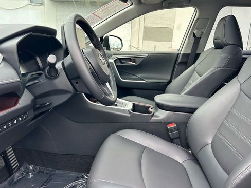 Certified 2025 Toyota RAV4 Limited w/ Advanced Technology Package image 10