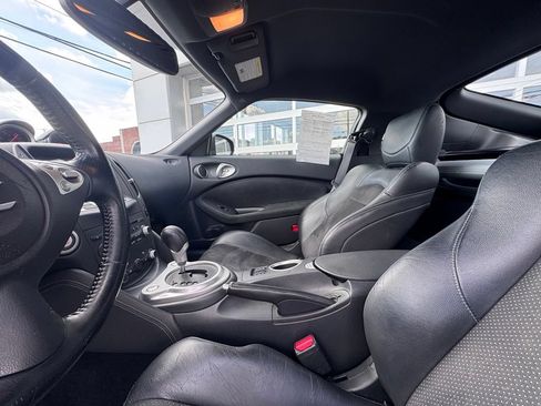 Used 2014 Nissan 370Z Touring w/ Sport Package RWD image 28