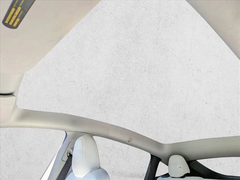 Used 2023 Tesla Model Y Long Range image 13