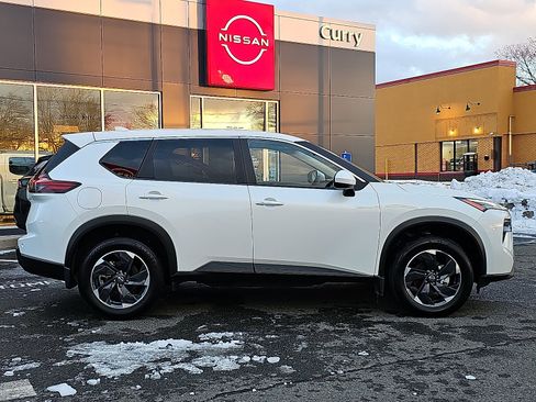 Certified 2025 Nissan Rogue SV image 7