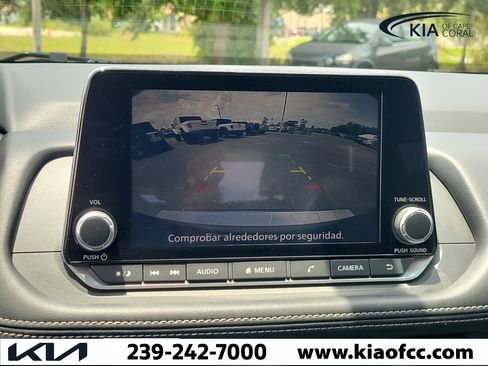 Used 2025 Nissan Rogue SV w/ SV Premium Package FWD image 28