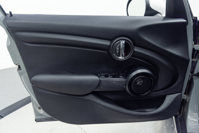 Used 2016 MINI Cooper 4-Door Hardtop FWD image 11