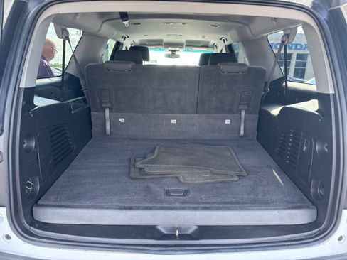 Used 2016 Chevrolet Suburban 3500 LS AWD/4WD image 13