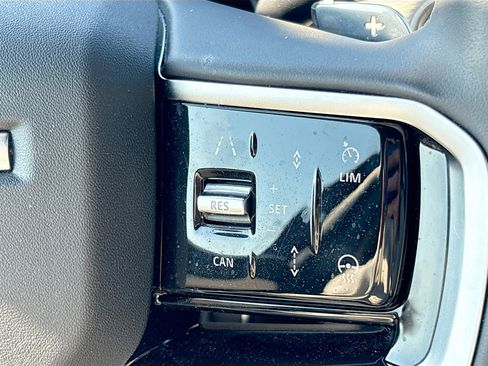 Used 2025 Land Rover Discovery Sport Dynamic SE image 38