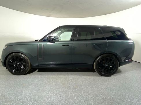 Used 2023 Land Rover Range Rover SE image 10