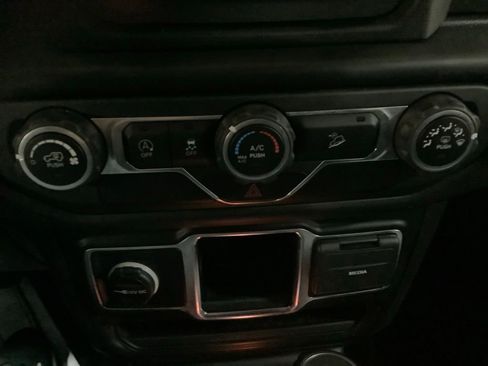 Used 2021 Jeep Wrangler Sport AWD/4WD image 24