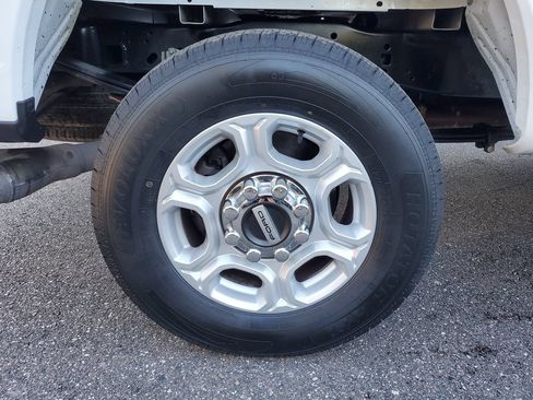 Used 2025 Ford F250 XLT AWD/4WD image 5