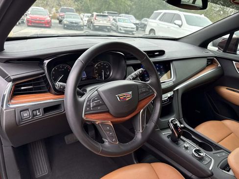 Certified 2022 Cadillac XT5 Premium Luxury image 34