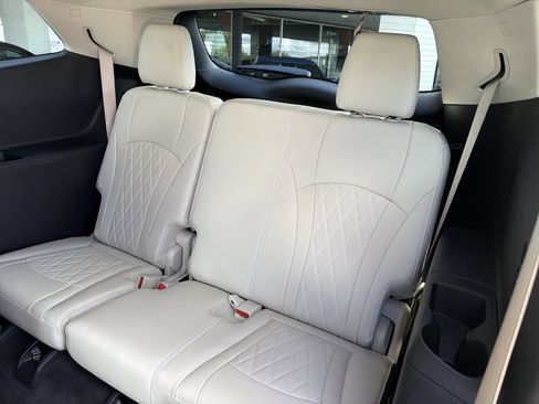 Used 2023 Buick Enclave Avenir w/ Avenir Technology Package FWD image 19