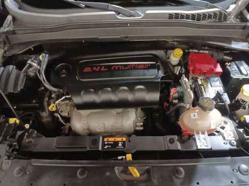 Used 2018 Jeep Renegade Altitude image 17