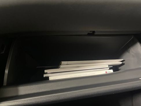 Certified 2024 Toyota Highlander XLE image 25