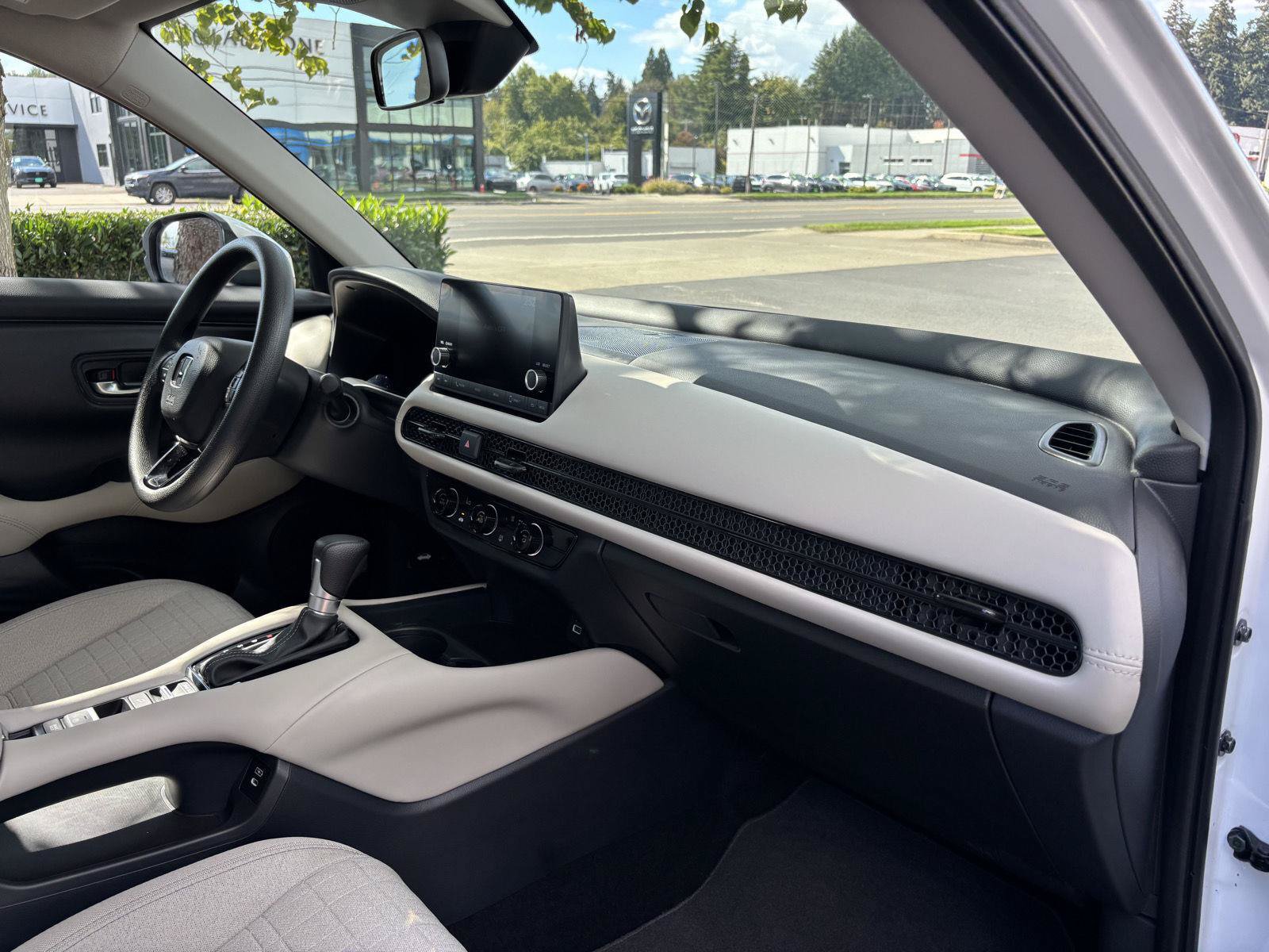 Used 2025 Honda HR-V LX image 21