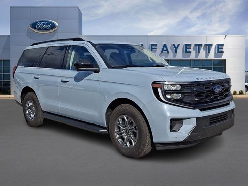 Certified 2025 Ford Expedition Active AWD/4WD image 1