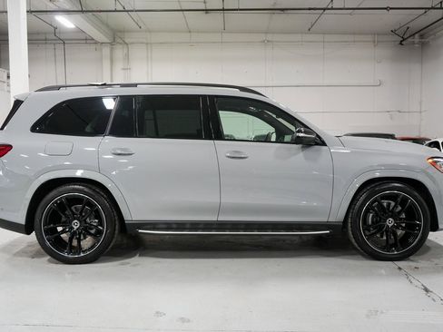 Used 2024 Mercedes-Benz GLS 580 4MATIC image 7