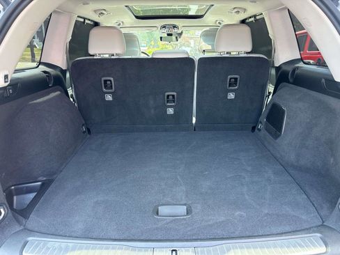 Used 2022 Jeep Grand Cherokee Overland w/ Adv Protech Group III image 11