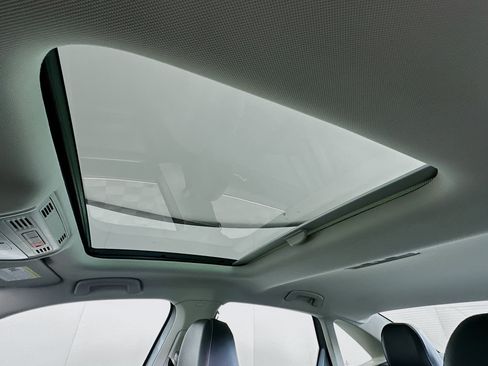 Used 2025 Volkswagen Jetta SE image 25