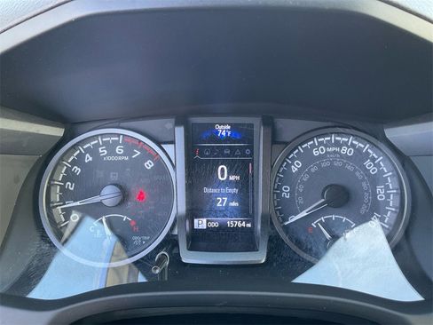 Used 2022 Toyota Tacoma TRD Sport w/ TRD Premium Sport Package image 18