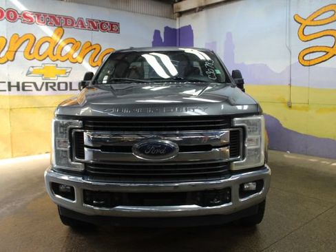 Used 2018 Ford F250 XLT w/ FX4 Off-Road Package AWD/4WD image 3