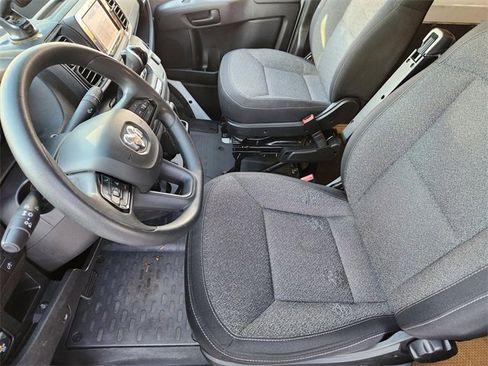 Used 2024 RAM ProMaster 2500 w/ Convenience Group image 12