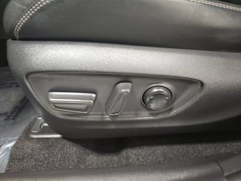 Used 2020 Toyota RAV4 Limited AWD/4WD image 16