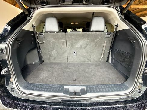 Used 2020 Toyota Highlander XLE image 30