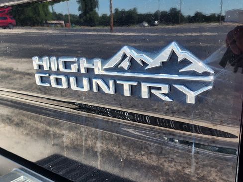 Used 2019 Chevrolet Silverado 1500 High Country image 11