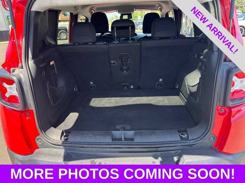 Used 2018 Jeep Renegade Altitude AWD/4WD image 13