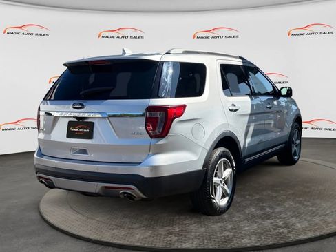 Used 2016 Ford Explorer XLT w/ Equipment Group 202A AWD/4WD image 10