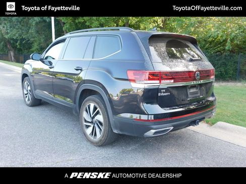 Used 2024 Volkswagen Atlas SE AWD/4WD image 3