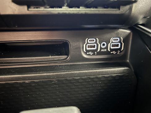 Used 2022 RAM 1500 Big Horn w/ Night Edition AWD/4WD image 22