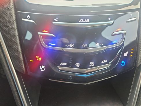 Used 2018 Cadillac XTS Luxury image 25