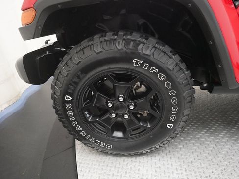 Used 2021 Jeep Gladiator Willys image 25