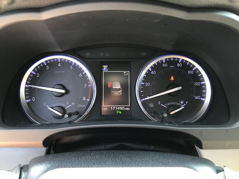 Used 2019 Toyota Highlander Limited AWD/4WD image 17