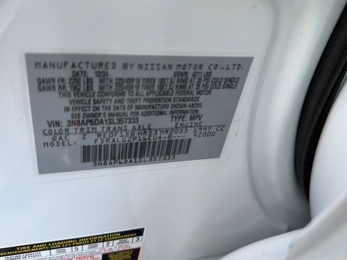 Used 2025 Nissan Kicks SR FWD image 39
