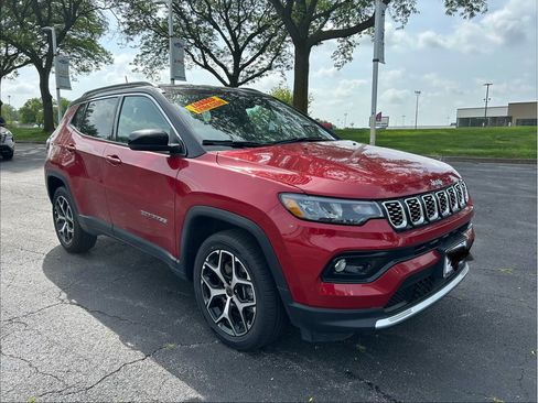 Used 2025 Jeep Compass Limited AWD/4WD image 3