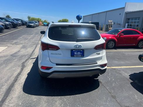 Used 2018 Hyundai Santa Fe Sport w/ 2.4L Tech Package 04 AWD/4WD image 5