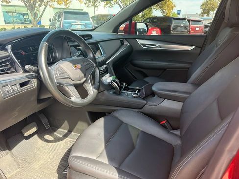 Used 2025 Cadillac XT5 Luxury w/ LPO, Floor Liner Package FWD image 2